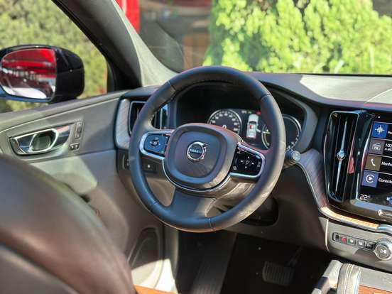 VOLVO-XC60-2.0 T8 HYBRID MOMENTUM AWD GEARTRONIC VOLVO-XC60-2020