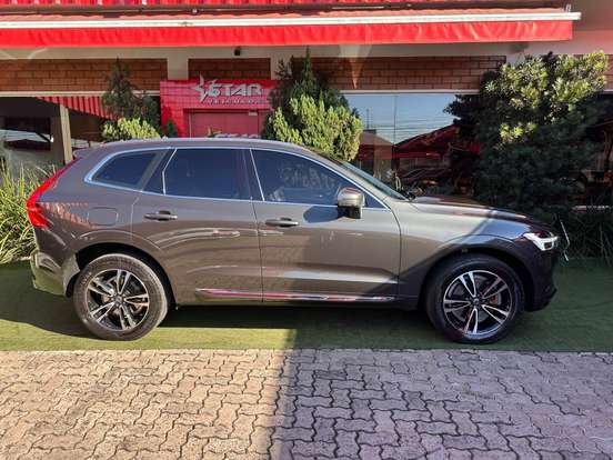 VOLVO-XC60-2020
