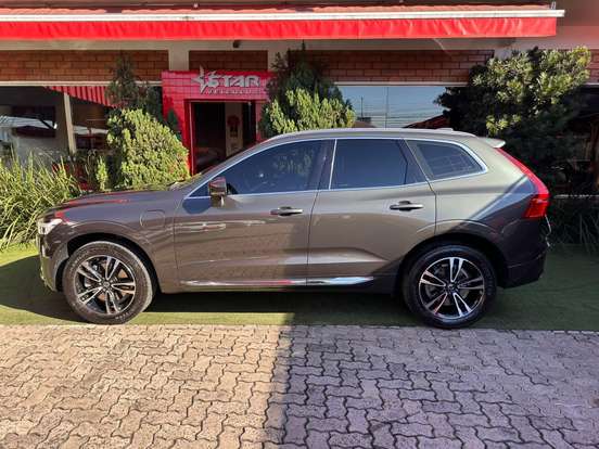 VOLVO-XC60-2020