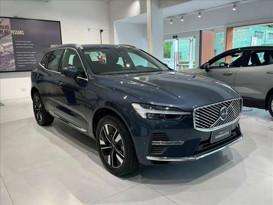 VOLVO-XC60-2025