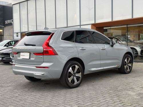 VOLVO-XC60-2024