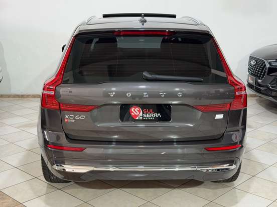 VOLVO-XC60-2022