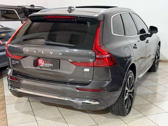 VOLVO-XC60-2022