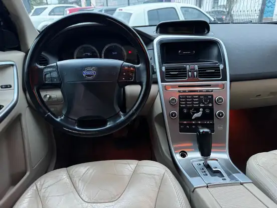 VOLVO-XC60-2009