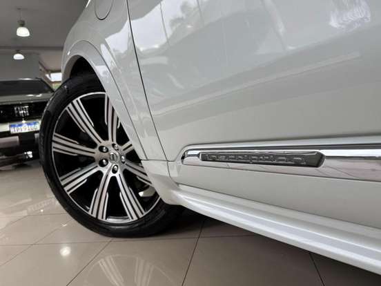 VOLVO-XC90-2020