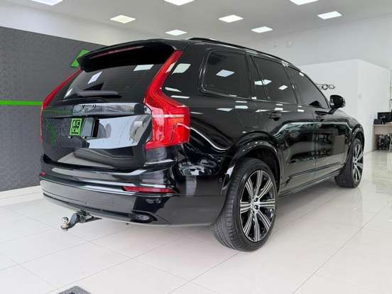 VOLVO-XC90-2022