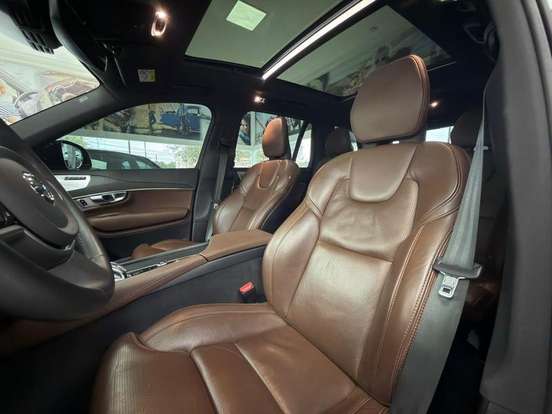 VOLVO-XC90-2022