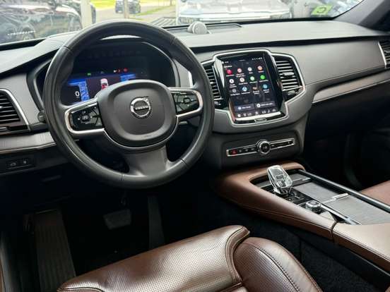 VOLVO-XC90-2023