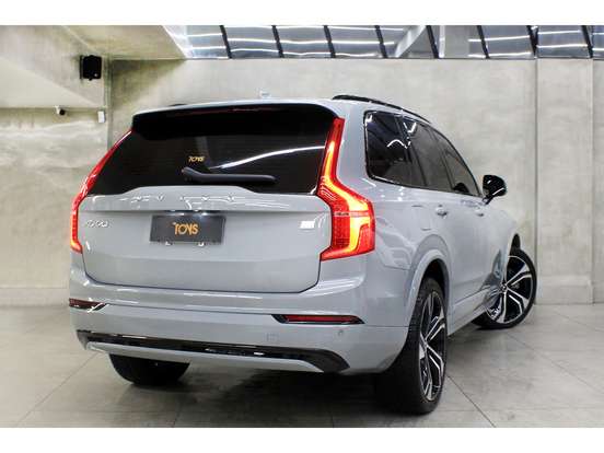 VOLVO-XC90-2023