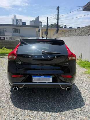 VOLVO-V40-2.0 T5 R-DESIGN GASOLINA 4P AUTOMÁTICO VOLVO-V40-2018