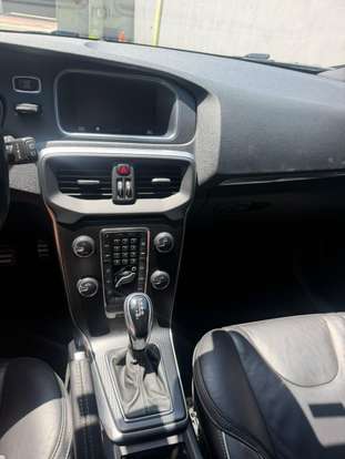 VOLVO-V40-2.0 T5 R-DESIGN GASOLINA 4P AUTOMÁTICO VOLVO-V40-2018