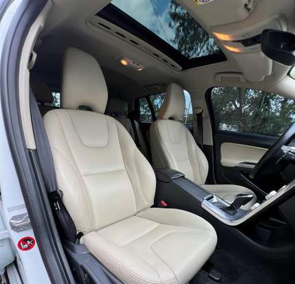 VOLVO-V60-2017