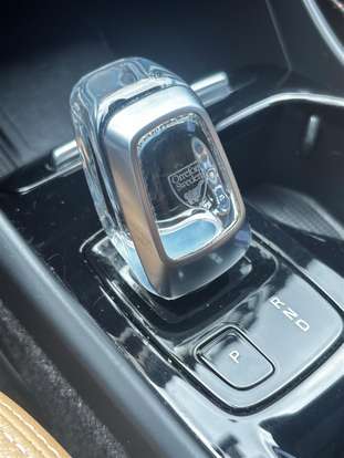 VOLVO-XC40-2020