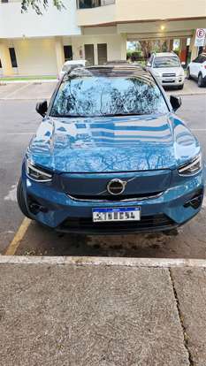 VOLVO-XC40-2024