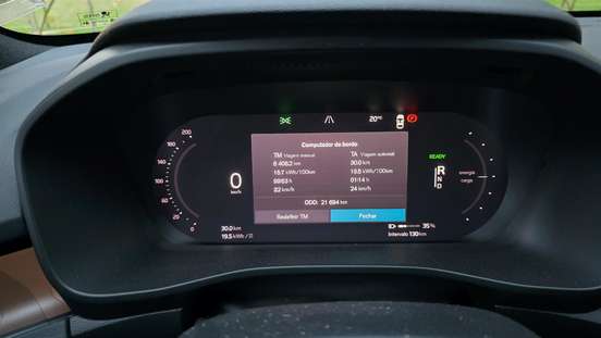 VOLVO-XC40-2024