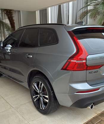 VOLVO-XC60-2018