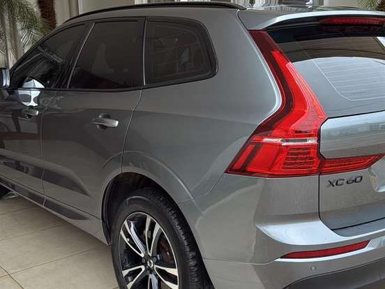 VOLVO-XC60-2.0 T5 GASOLINA MOMENTUM AWD GEARTRONIC VOLVO-XC60-2018