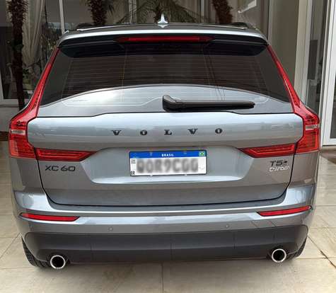 VOLVO-XC60-2018
