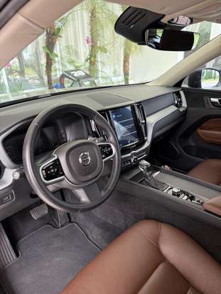 VOLVO-XC60-2018
