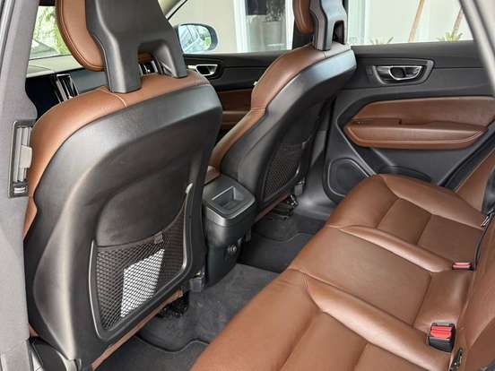 VOLVO-XC60-2.0 T5 GASOLINA MOMENTUM AWD GEARTRONIC VOLVO-XC60-2018