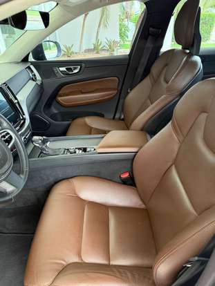 VOLVO-XC60-2018