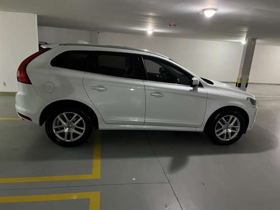 VOLVO-XC60-2.0 T5 MOMENTUM GASOLINA 4P AUTOMÁTICO VOLVO-XC60-2017