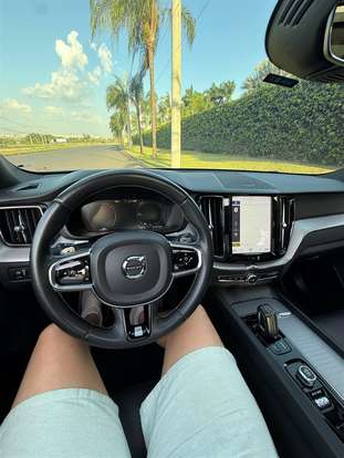 VOLVO-XC60-2019