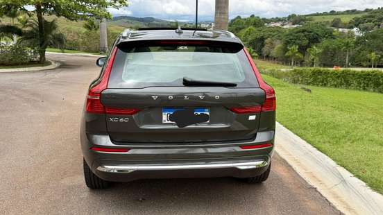 VOLVO-XC60-2022