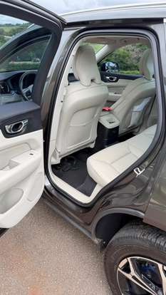 VOLVO-XC60-2022