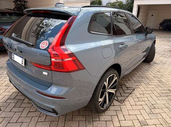 VOLVO-XC60-2021