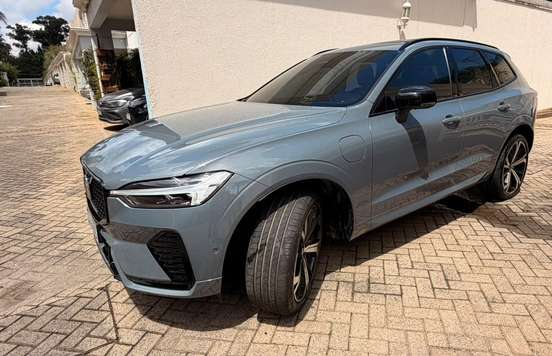VOLVO-XC60-2021