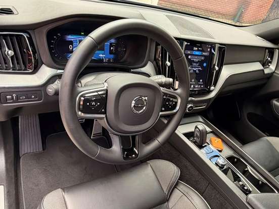 VOLVO-XC60-2.0 T8 RECHARGE R-DESIGN AWD GEARTRONIC VOLVO-XC60-2021