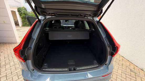 VOLVO-XC60-2021