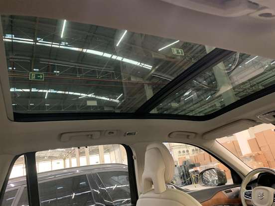 VOLVO-XC90-2016