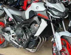 YAMAHA MT-09 YAMAHA MT-09