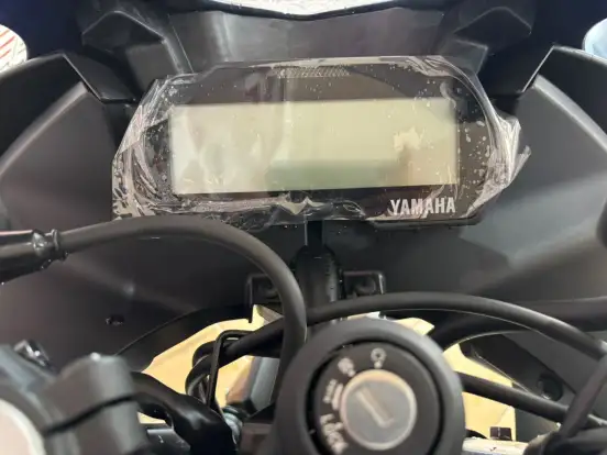 YAMAHA-YZF R15-2026