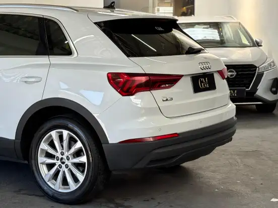 AUDI-Q3-2021
