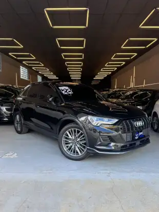 AUDI-Q3-2021