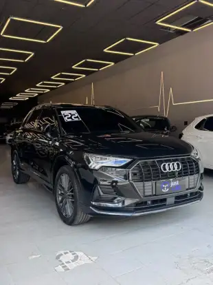 AUDI-Q3-2021