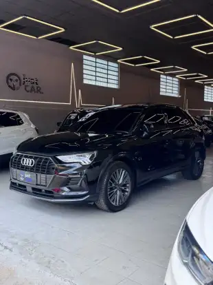 AUDI-Q3-2021