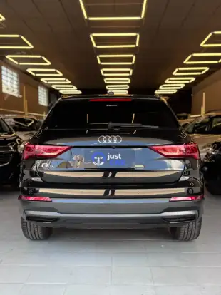 AUDI-Q3-2021