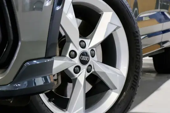 AUDI-Q3-2022