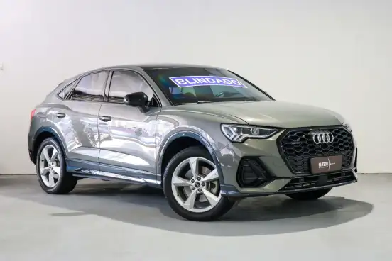 AUDI-Q3-2022