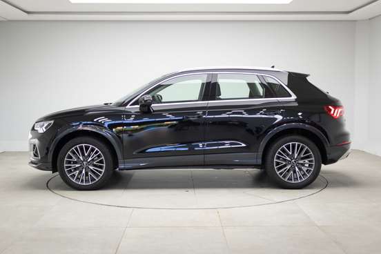 AUDI-Q3-2024