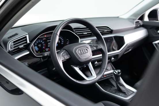AUDI-Q3-2024