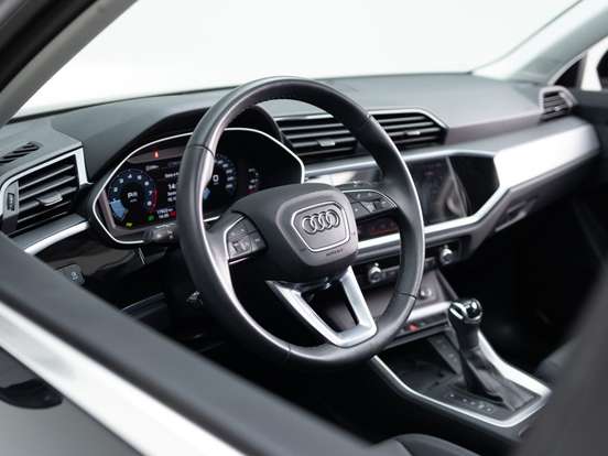 AUDI-Q3-2.0 40 TFSI GASOLINA PERFORMANCE QUATTRO TIPTRONIC AUDI-Q3-2024