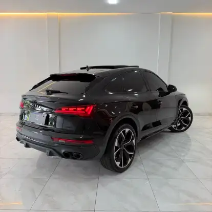 AUDI-Q5-2021