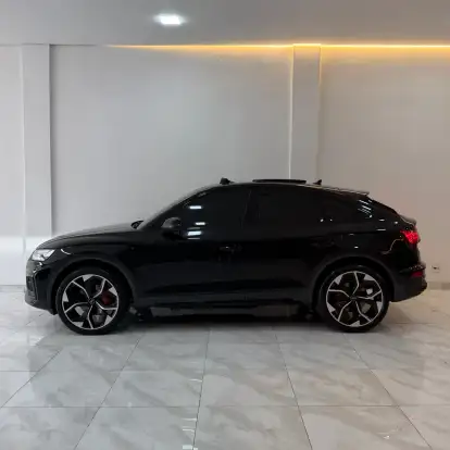 AUDI-Q5-2021