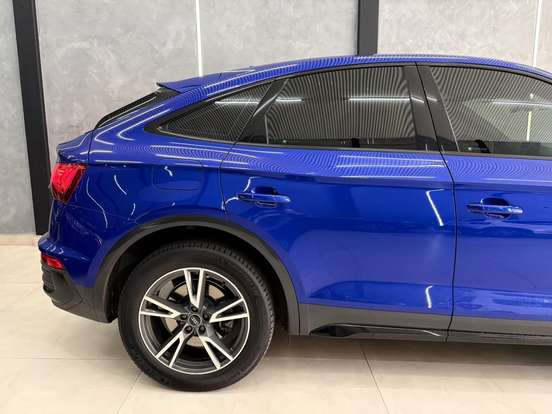 AUDI-Q5-2022