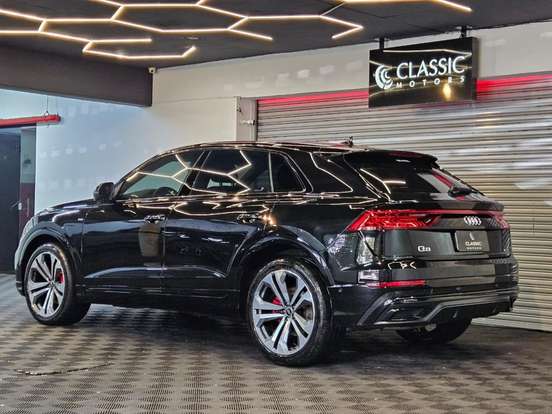 AUDI-Q8-3.0 TFSI GASOLINA PERFORMANCE BLACK QUATTRO TIPTRONIC AUDI-Q8-2022